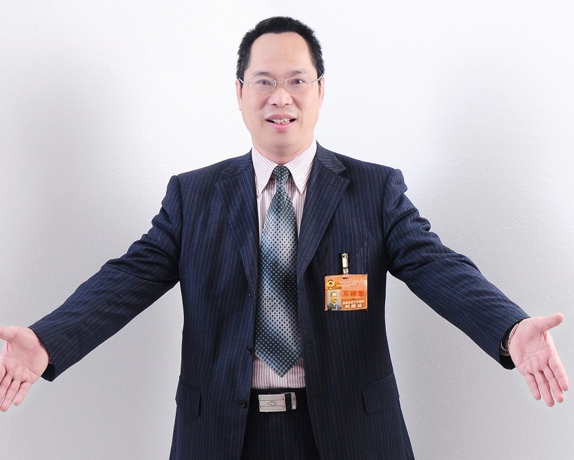 2015年“全國兩會”上關(guān)于協(xié)會商會建設(shè)和發(fā)展的提案中，全國政協(xié)委員、國家食品藥品監(jiān)督管理總局主任、全國工商聯(lián)執(zhí)委、中國新聞媒體記者委員會主任、中國協(xié)會商會委員會主任萬祥軍